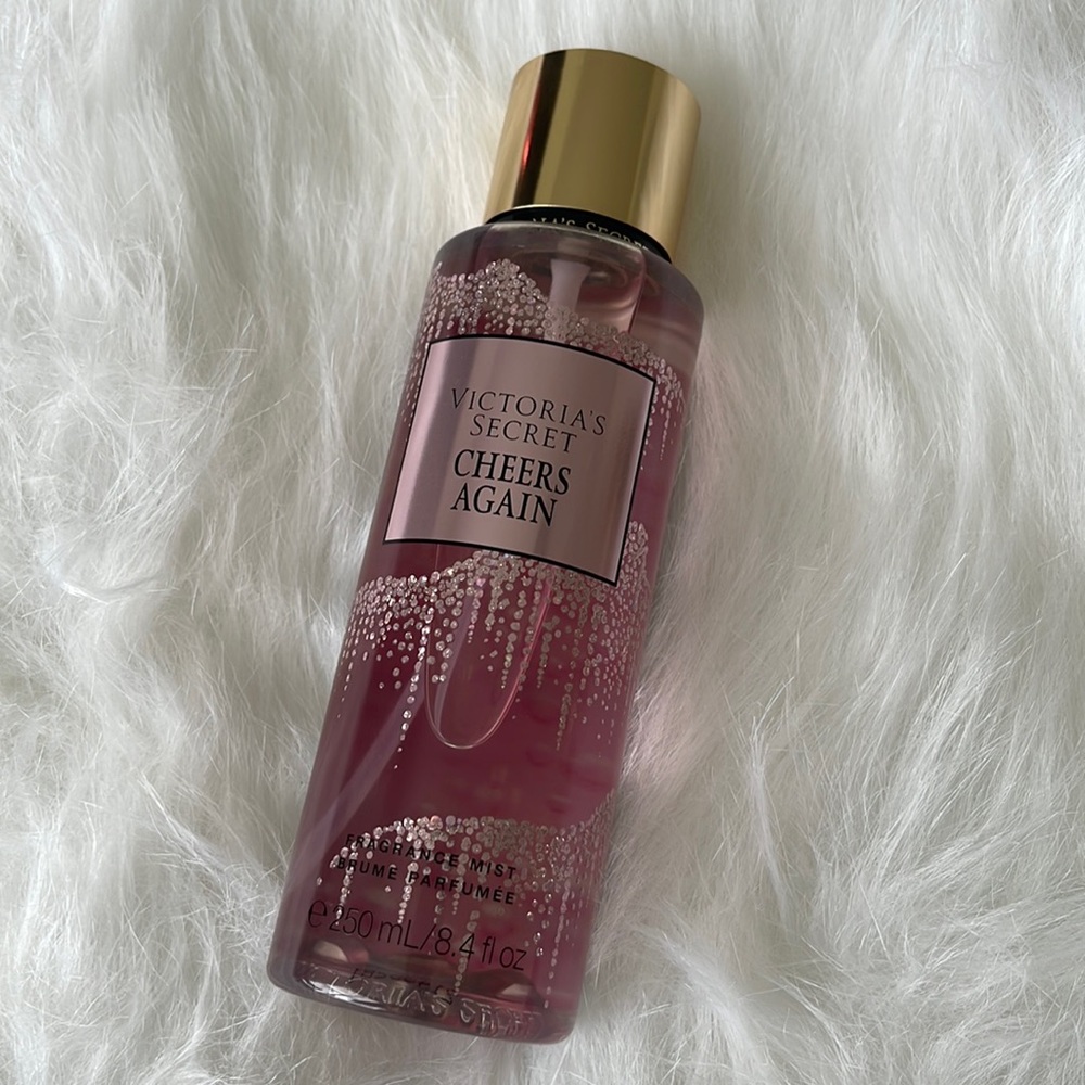 LNew Victoria’s Secret Cheers Again Fragrance Mist size 8.4 fl oz
